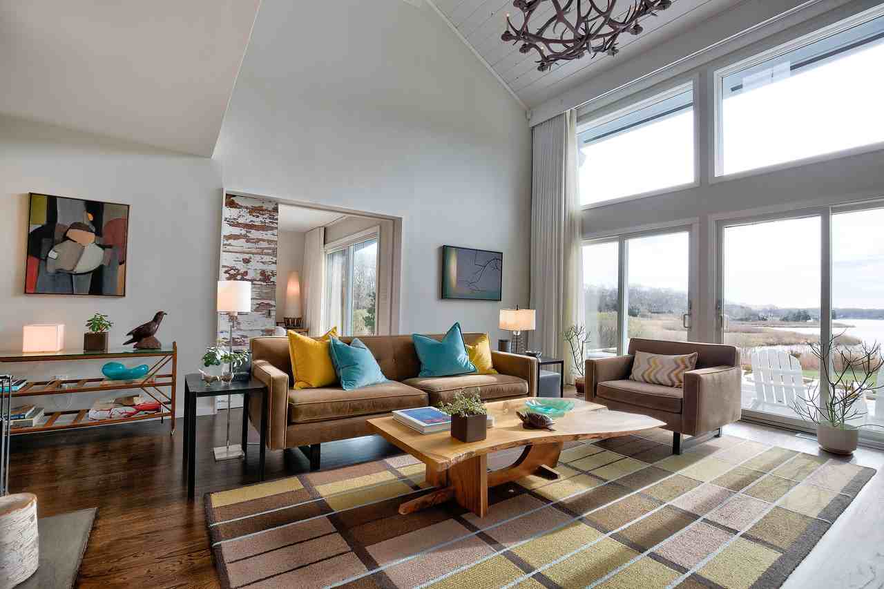 1350 Eugenes Rd - Photo 3 of 19