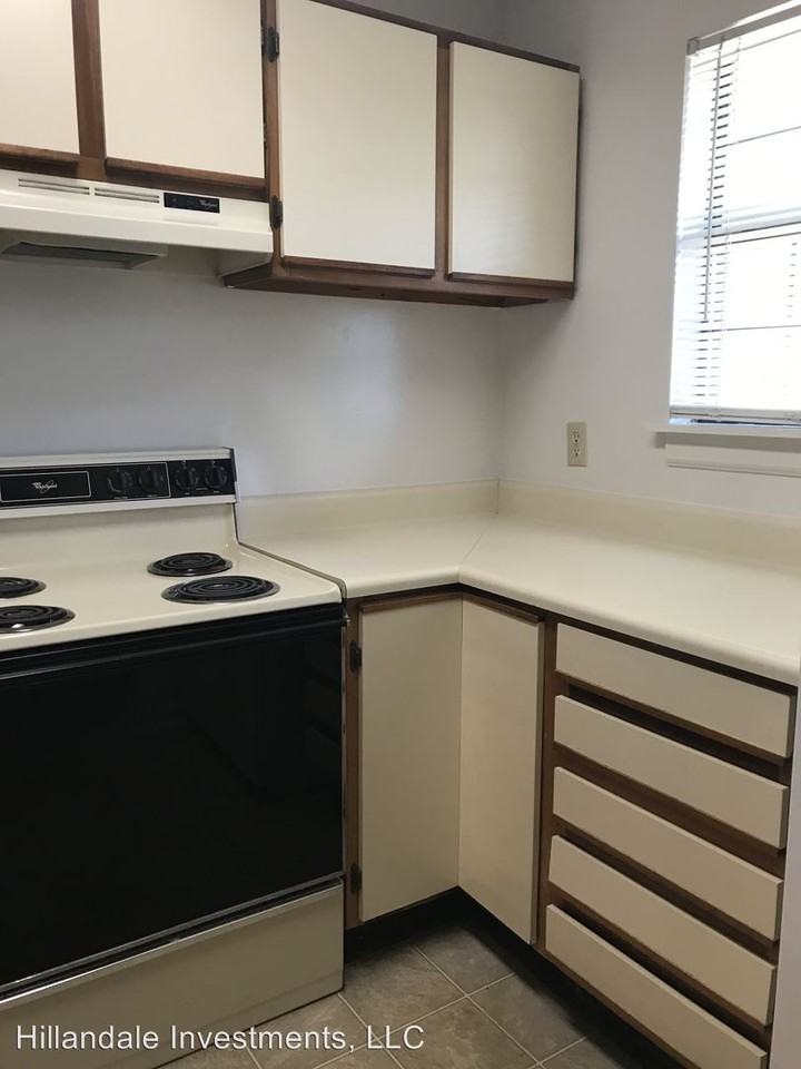 102 Brookfall Drive - Photo 2 of 9