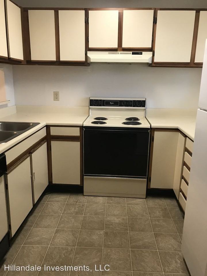 102 Brookfall Drive - Photo 3 of 9