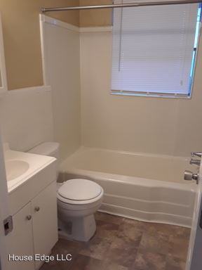 2912 8th St - Photo 2 of 5