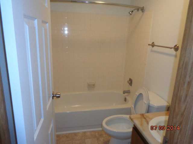 550 E Haskell St - Photo 3 of 6