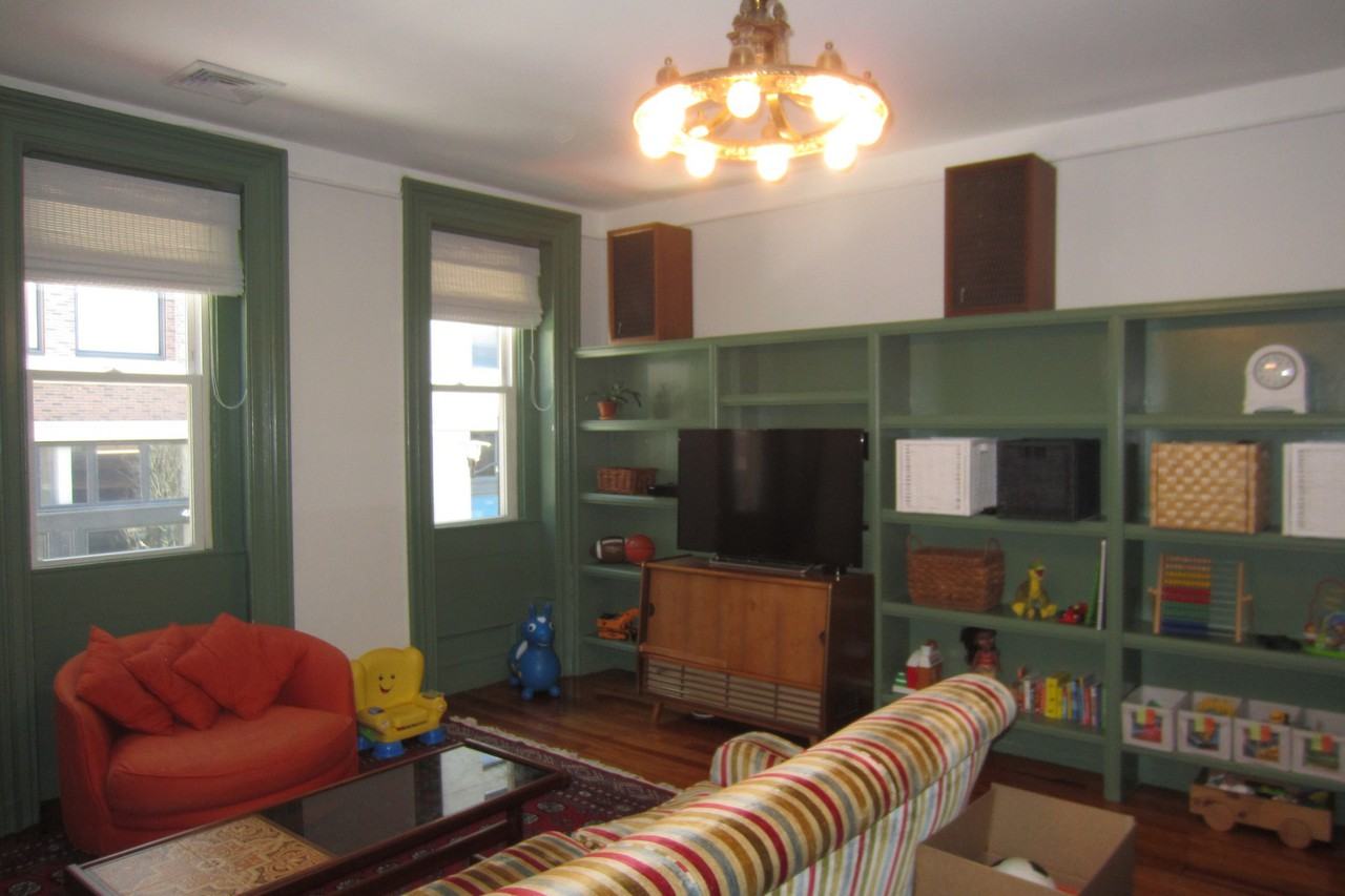 43 Halsey St - Photo 3 of 22