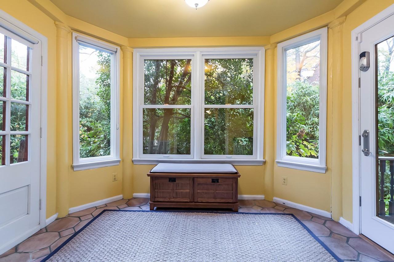 3320 Quebec Pl NW - Photo 3 of 26