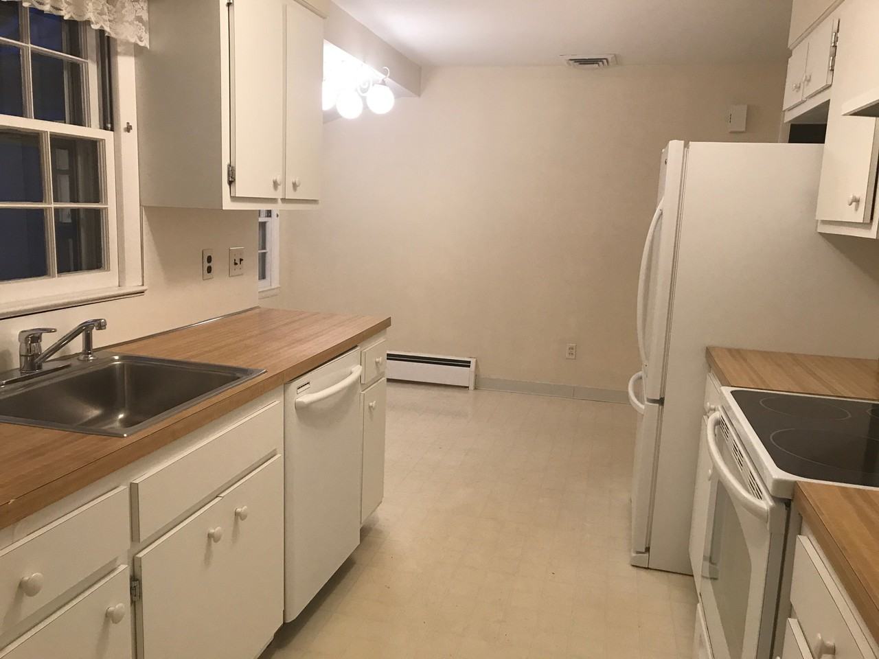 116 Meadow Rd - Photo 3 of 10