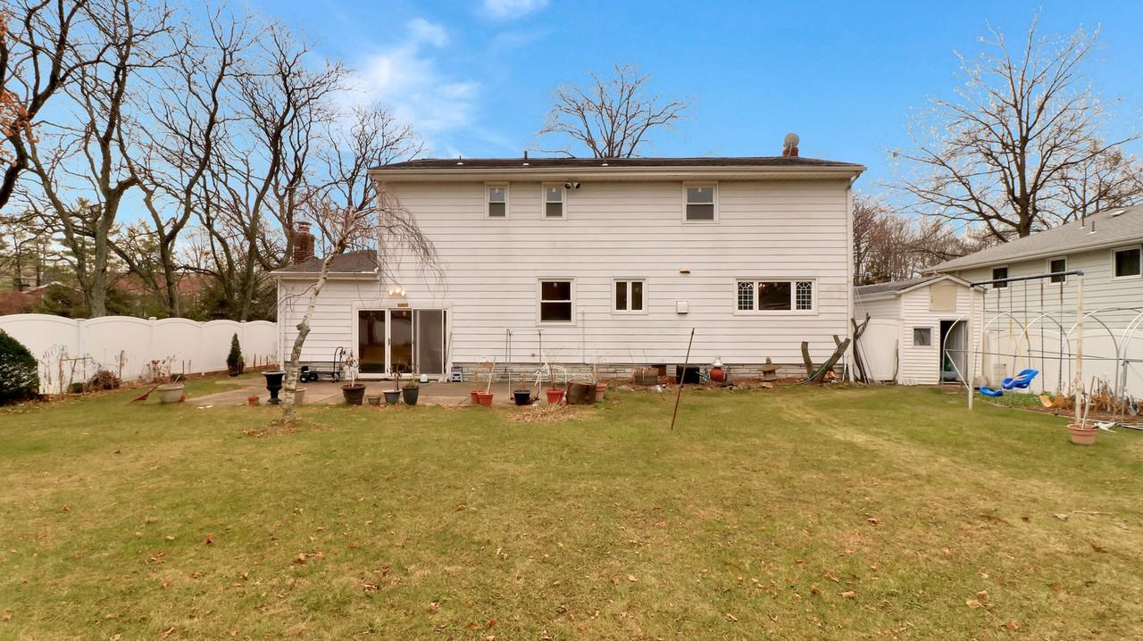 39 Sherwood Ave - Photo 2 of 18