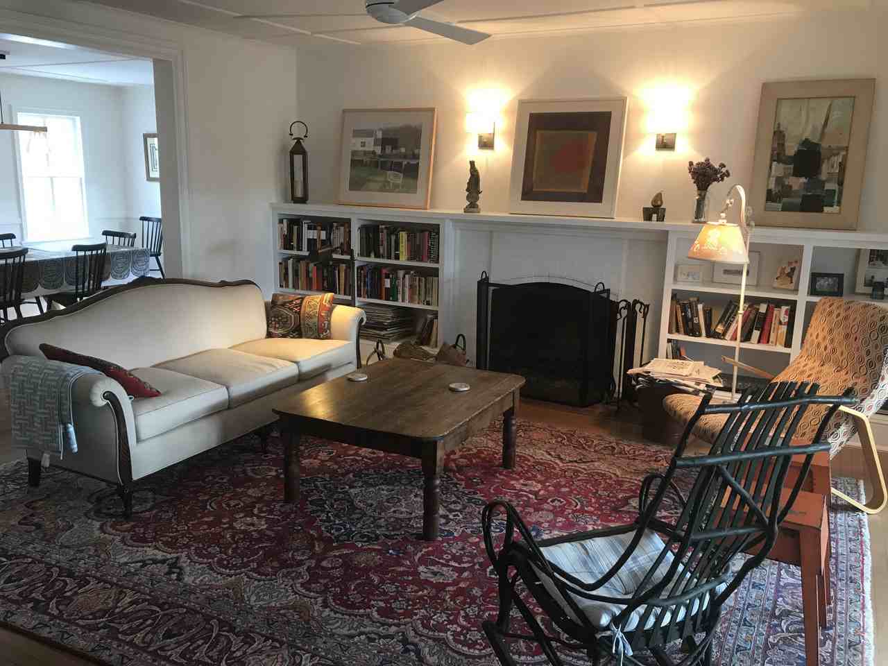 220 Skippers Ln - Photo 3 of 15