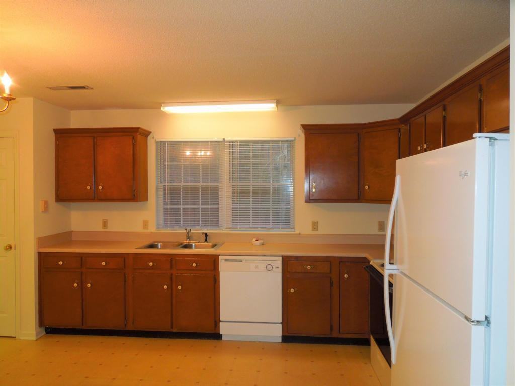 8708 Poplar Bend Dr - Photo 3 of 15