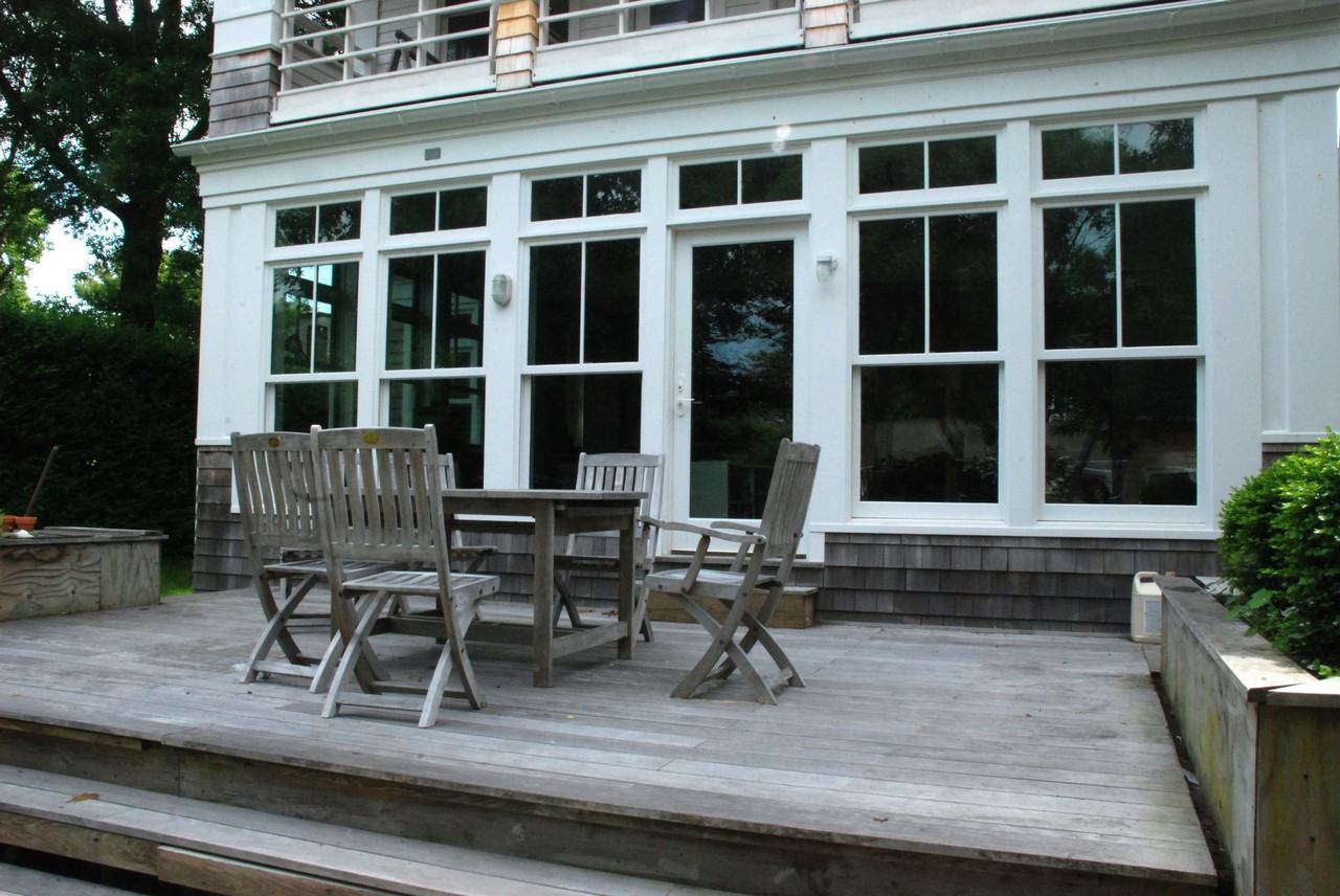 880 Village Ln - Photo 3 of 20