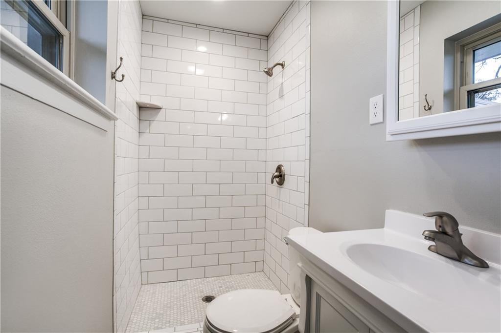 1318 Magnolia Dr - Photo 2 of 21