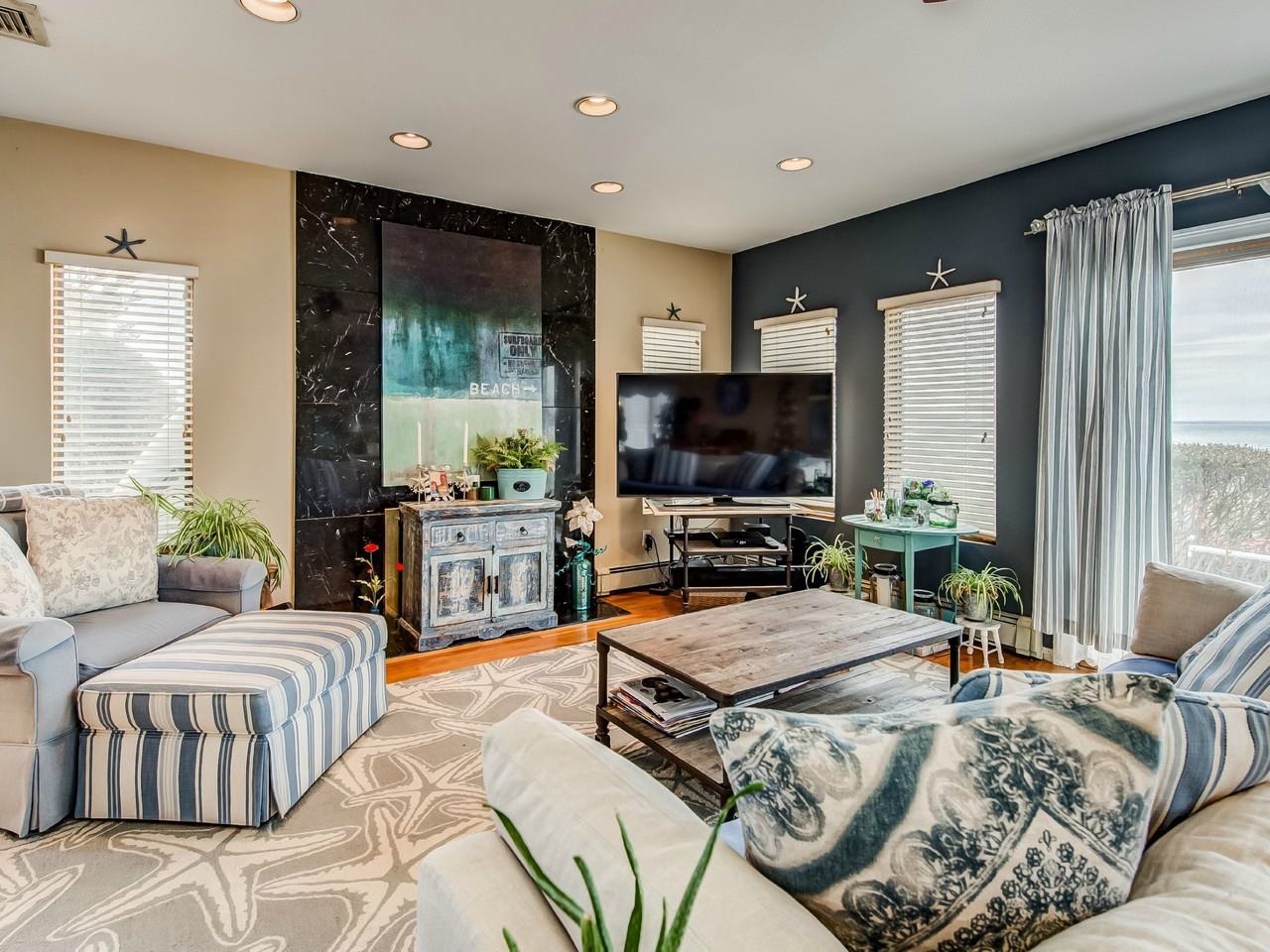 1 Monroe Ave - Photo 2 of 13