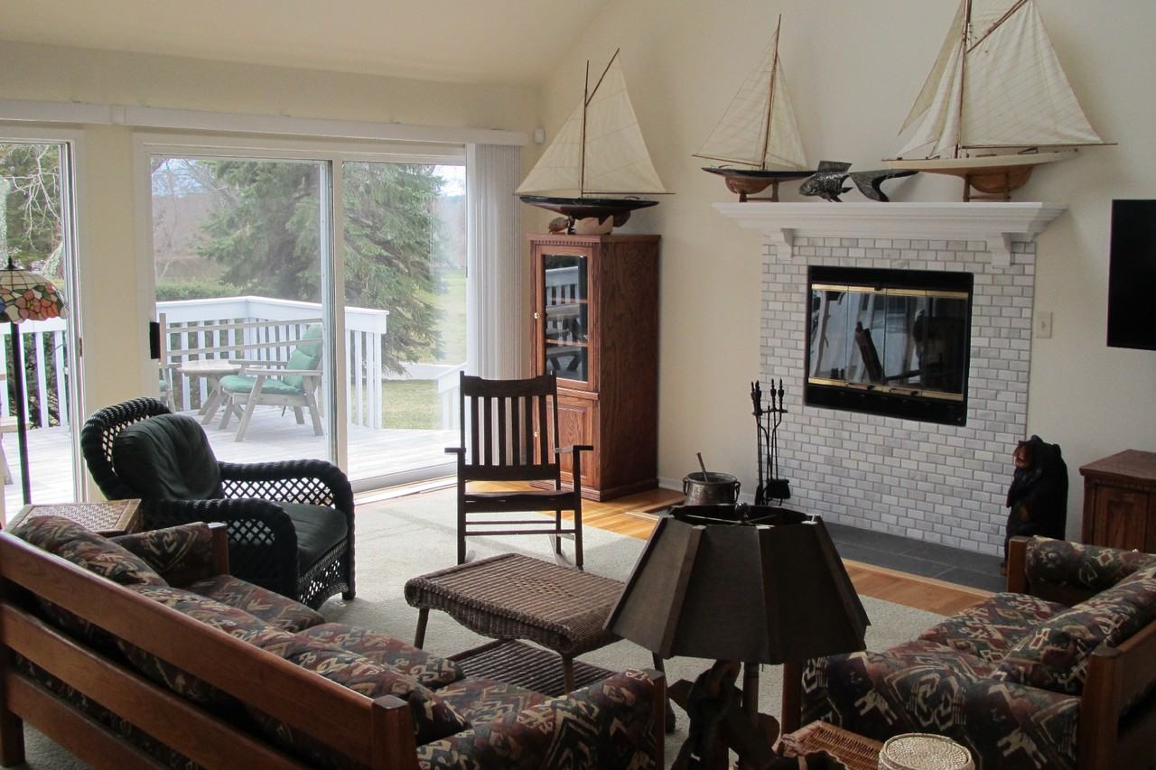 2 Quaker Path - Photo 3 of 15