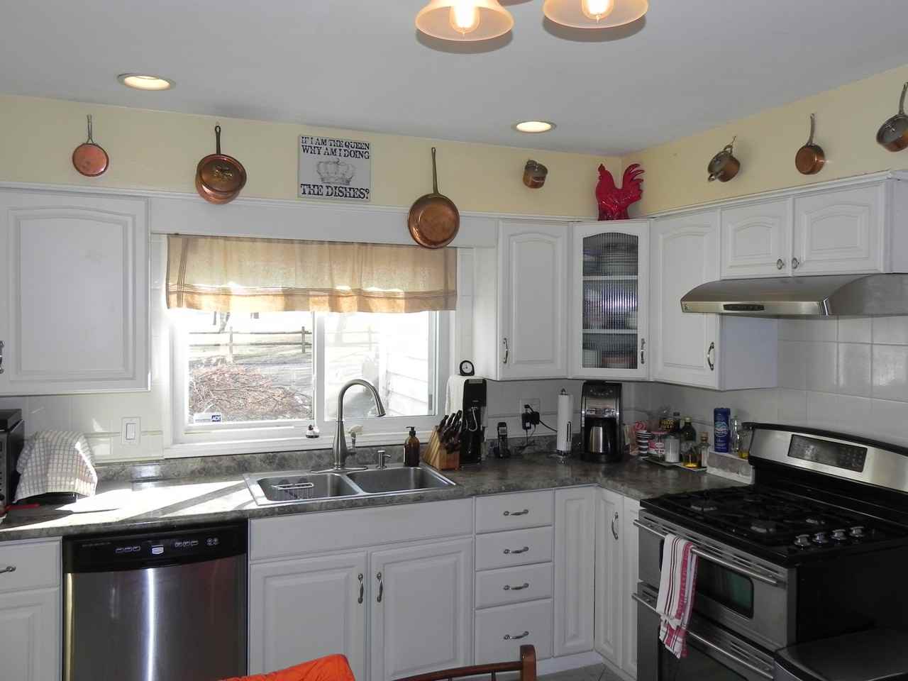 319 Davenport Ave - Photo 2 of 16