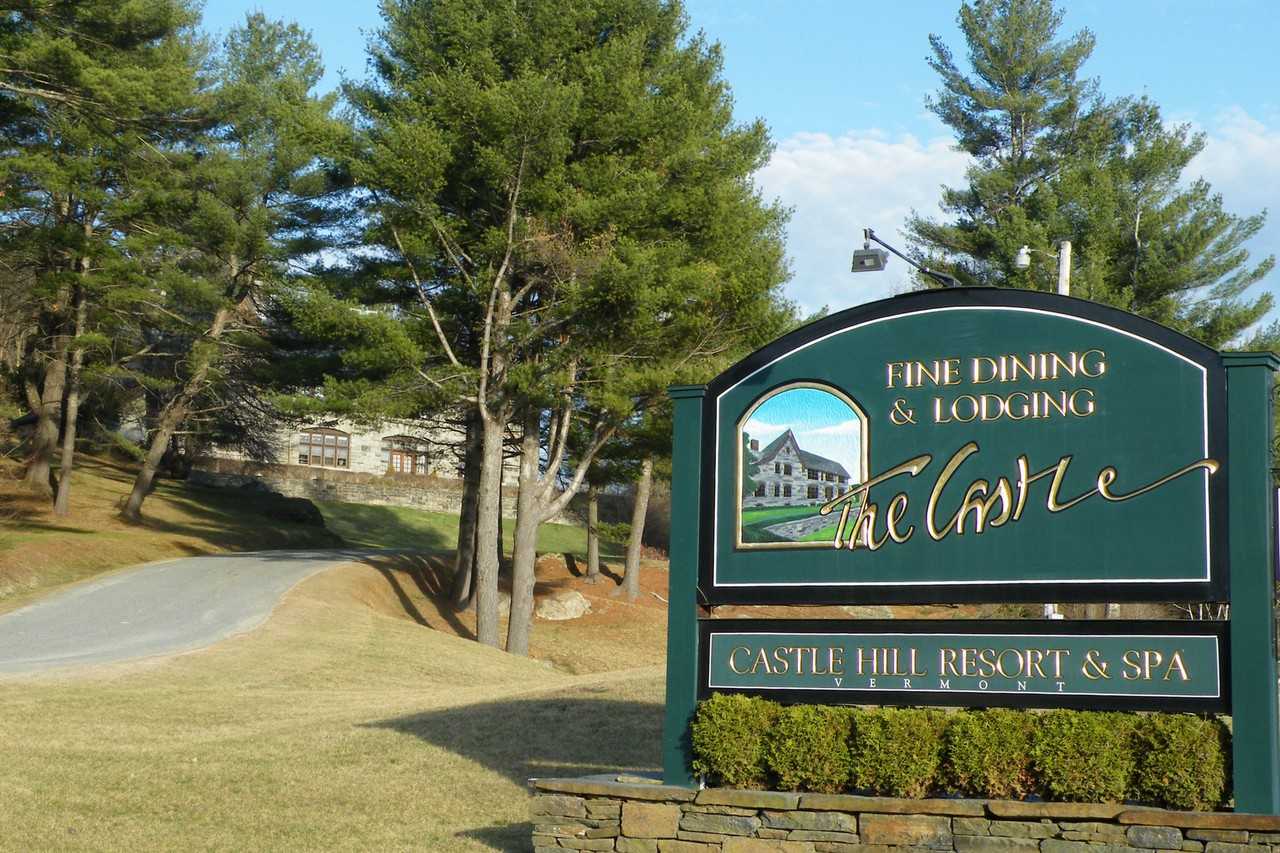 28 Carriage Ln #E2 - Photo 2 of 29