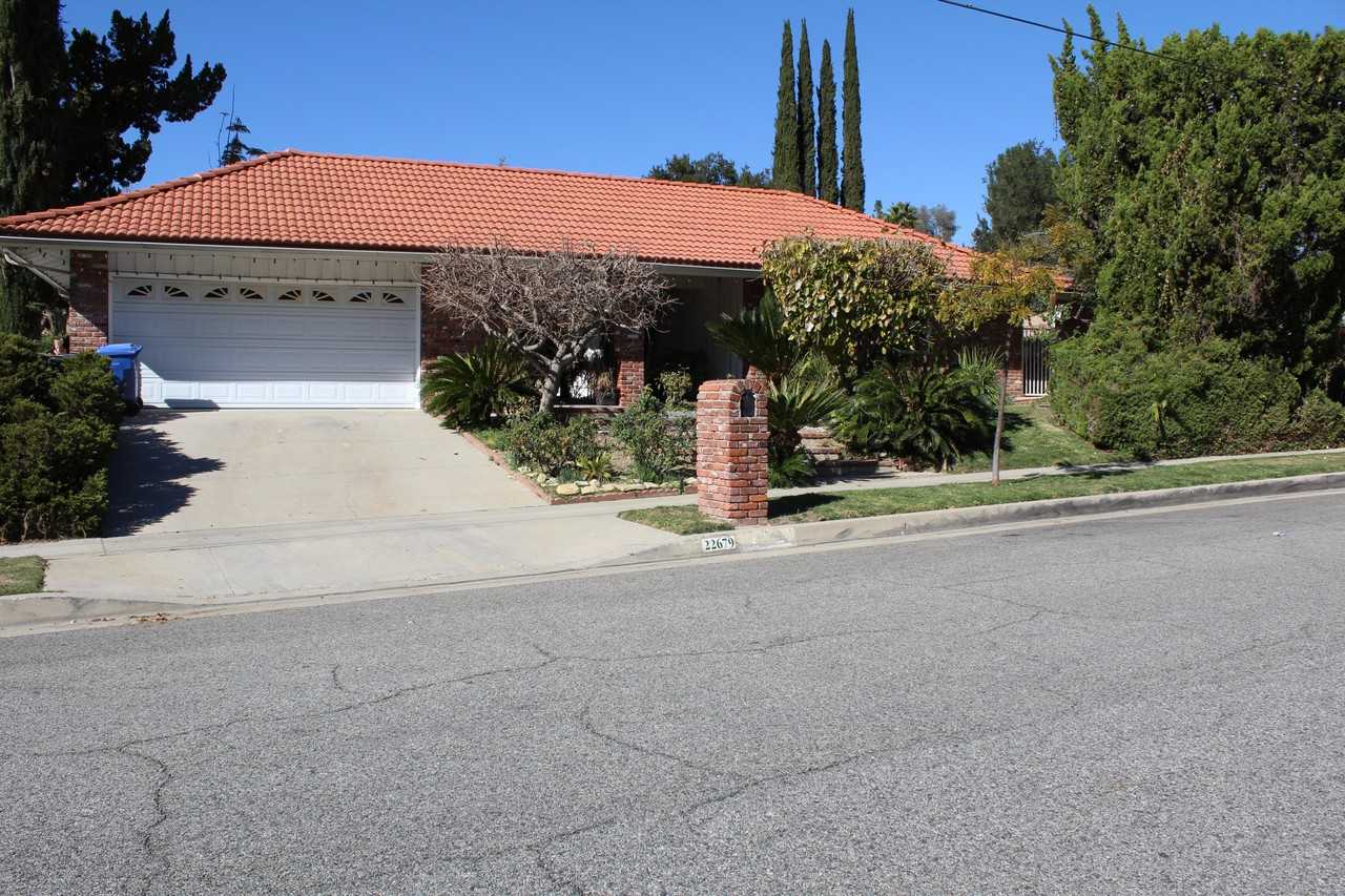 22679 Jameson Dr - Photo 2 of 19