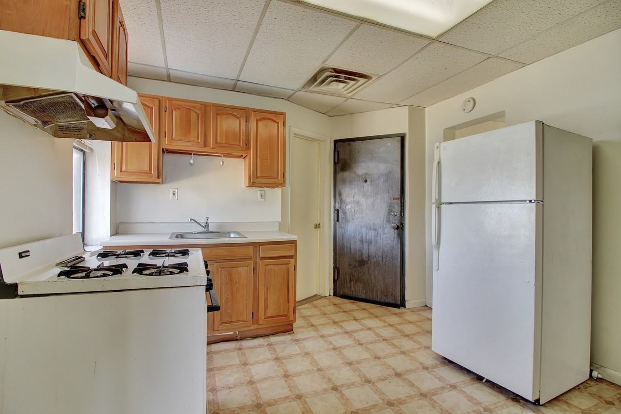 166 15th St - Photo 3 of 10