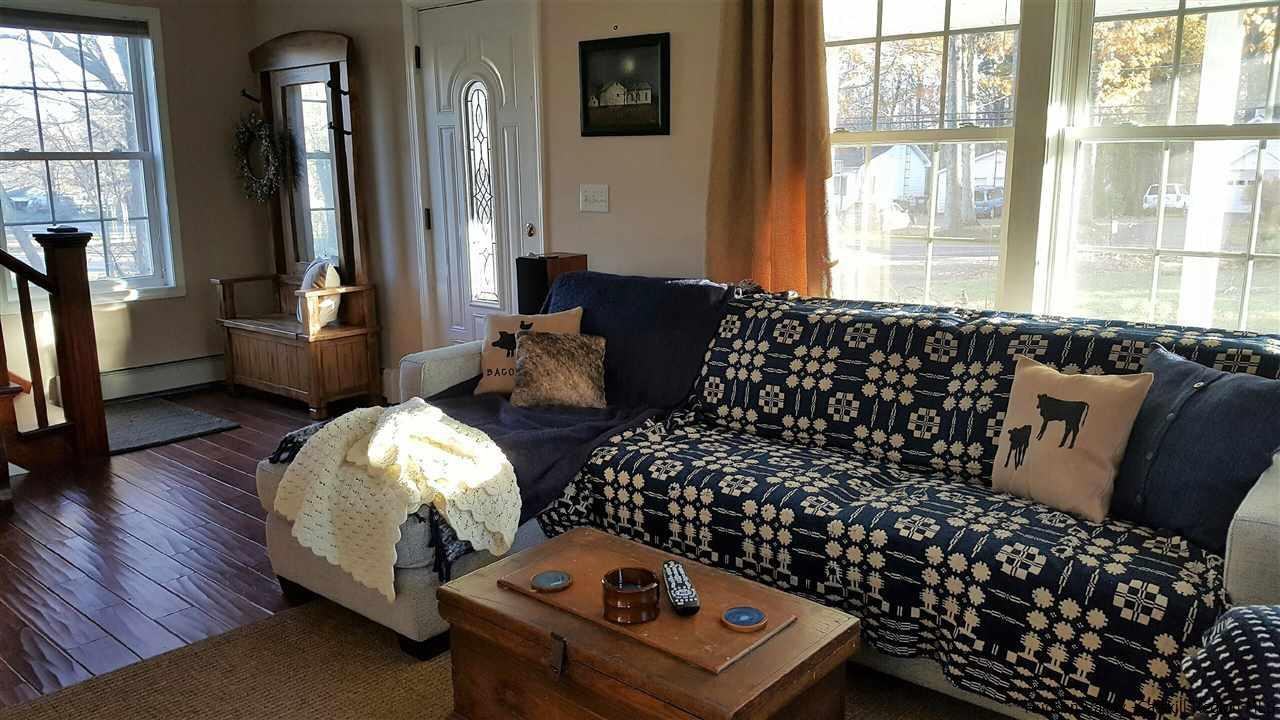 226 W Saugerties Rd - Photo 3 of 10