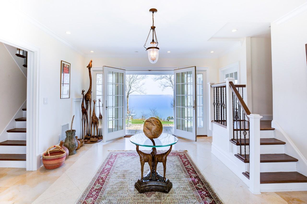 3995 Nassau Point Rd - Photo 2 of 14