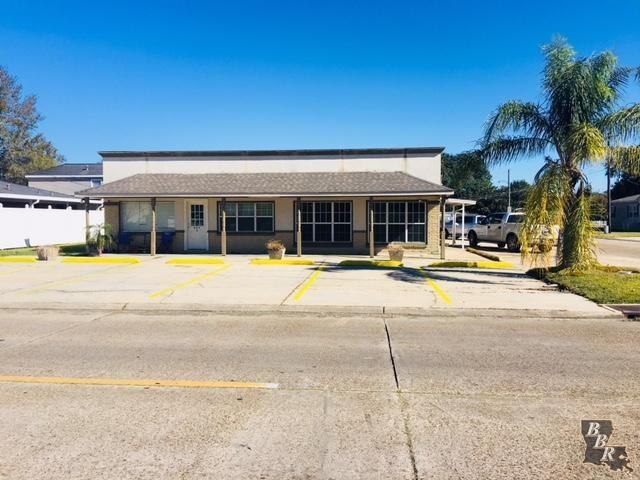 445 Southeast Blvd - Photo 3 of 14