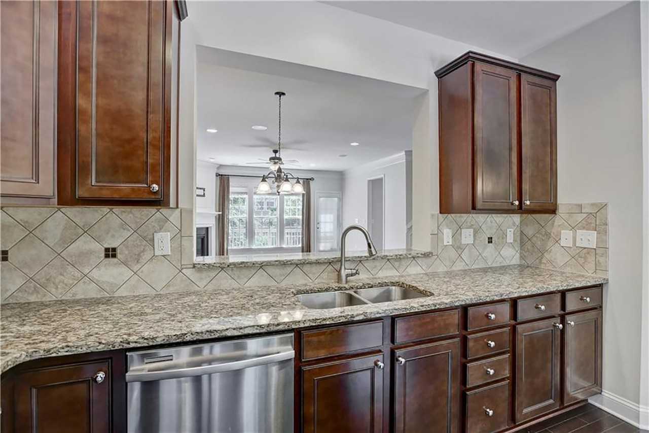 318 Ardmore Ct NW - Photo 3 of 23