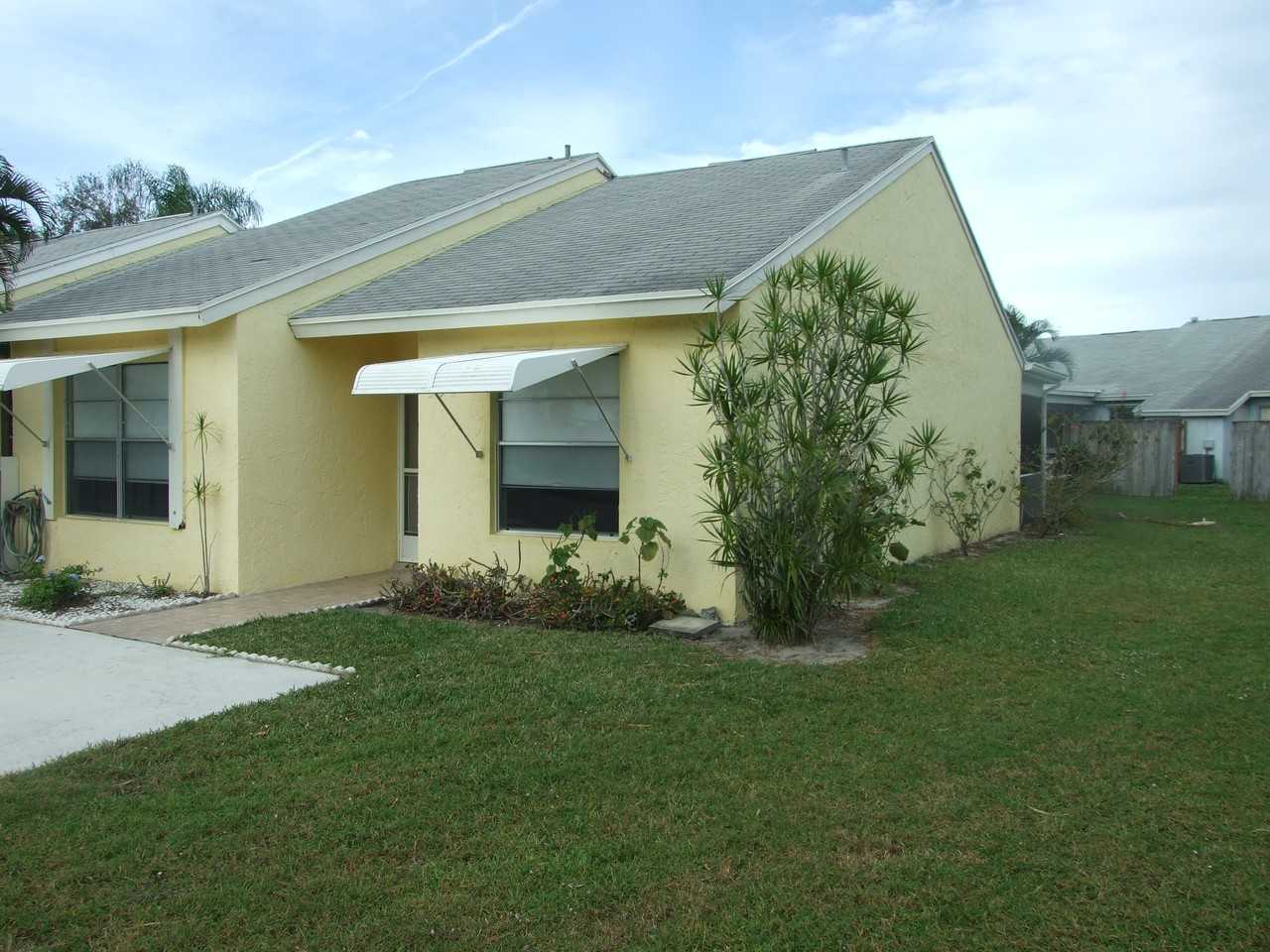 134 Deerfield Ct - Photo 2 of 12