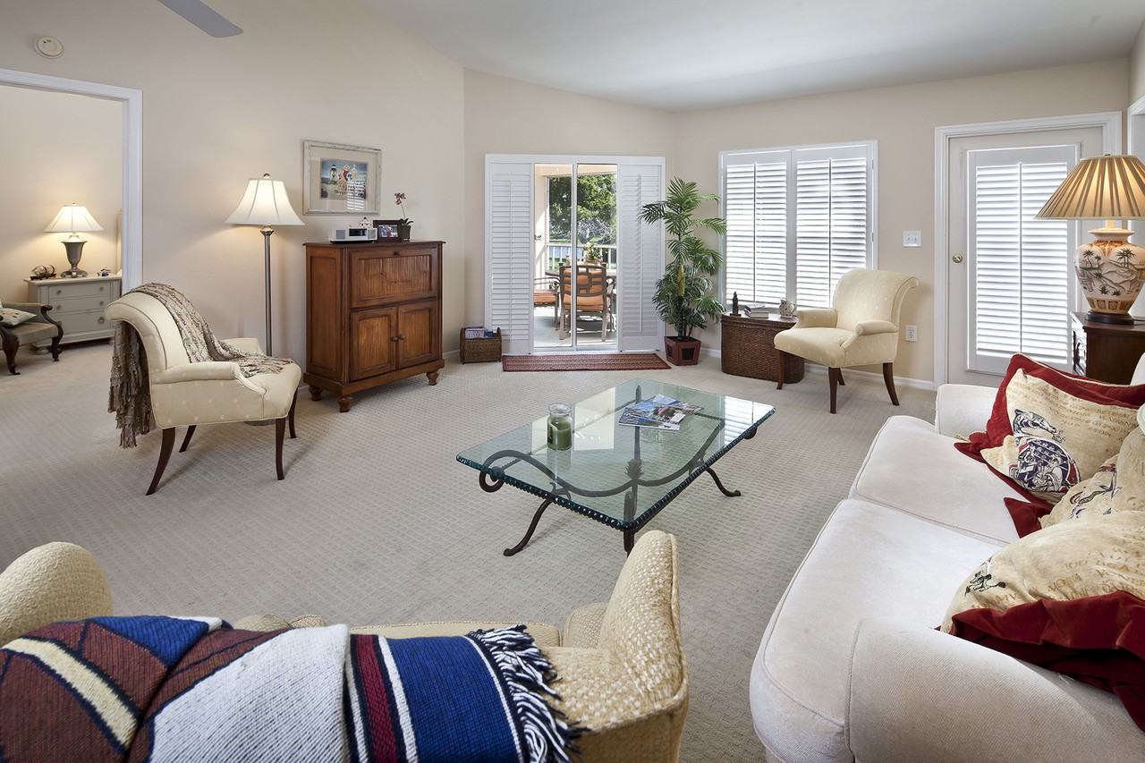 5637 Turtle Bay Dr - Photo 2 of 14