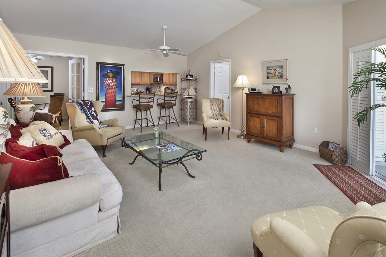 5637 Turtle Bay Dr - Photo 3 of 14