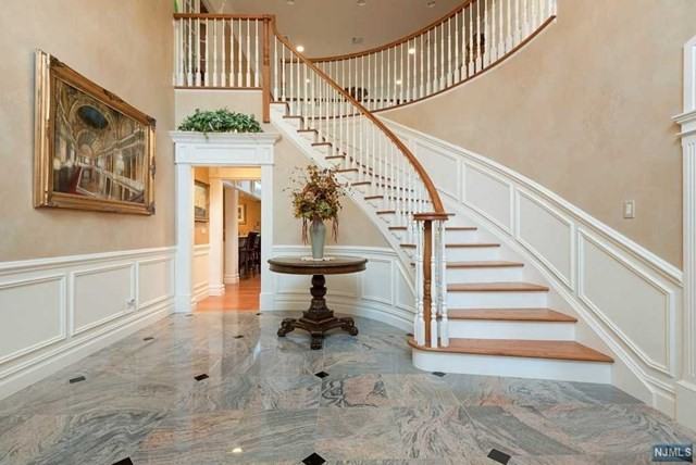 19 Stonegate Rd - Photo 3 of 25