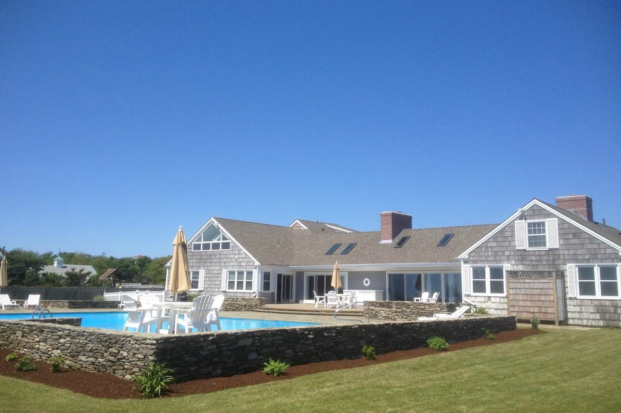 138 Crowell Rd - Photo 2 of 19