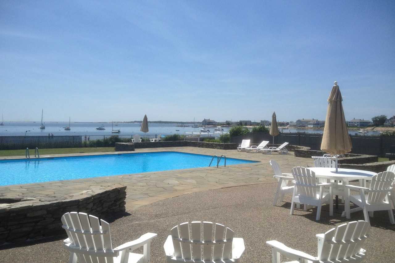 138 Crowell Rd - Photo 3 of 19