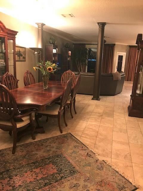 321 Lakeside Ln - Photo 3 of 25