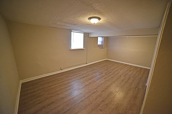 4025 S Harrison Ave - Photo 3 of 14