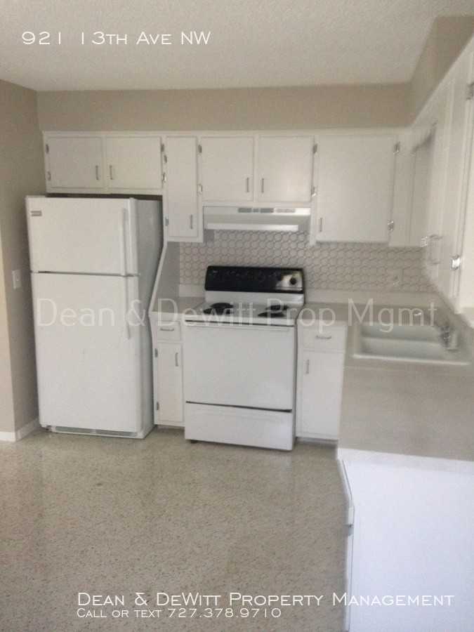 921 13th Ave NW - Photo 3 of 7