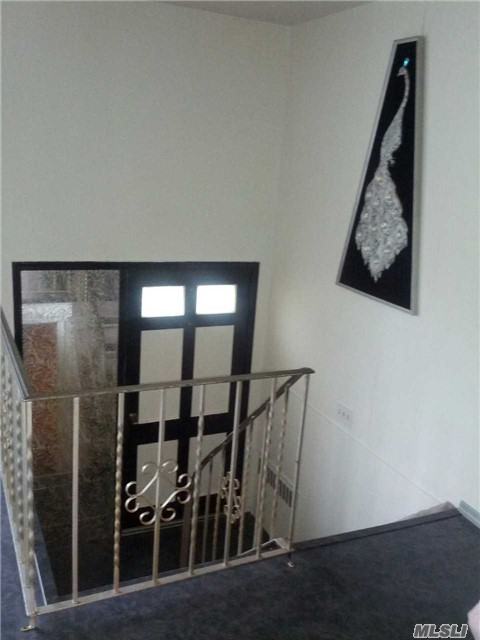 2417 Oak St - Photo 2 of 7