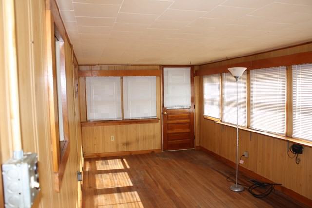 679 Fall Run Rd - Photo 3 of 7