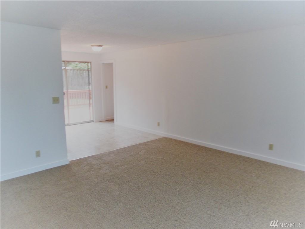 6004 111th Ave NE - Photo 2 of 19