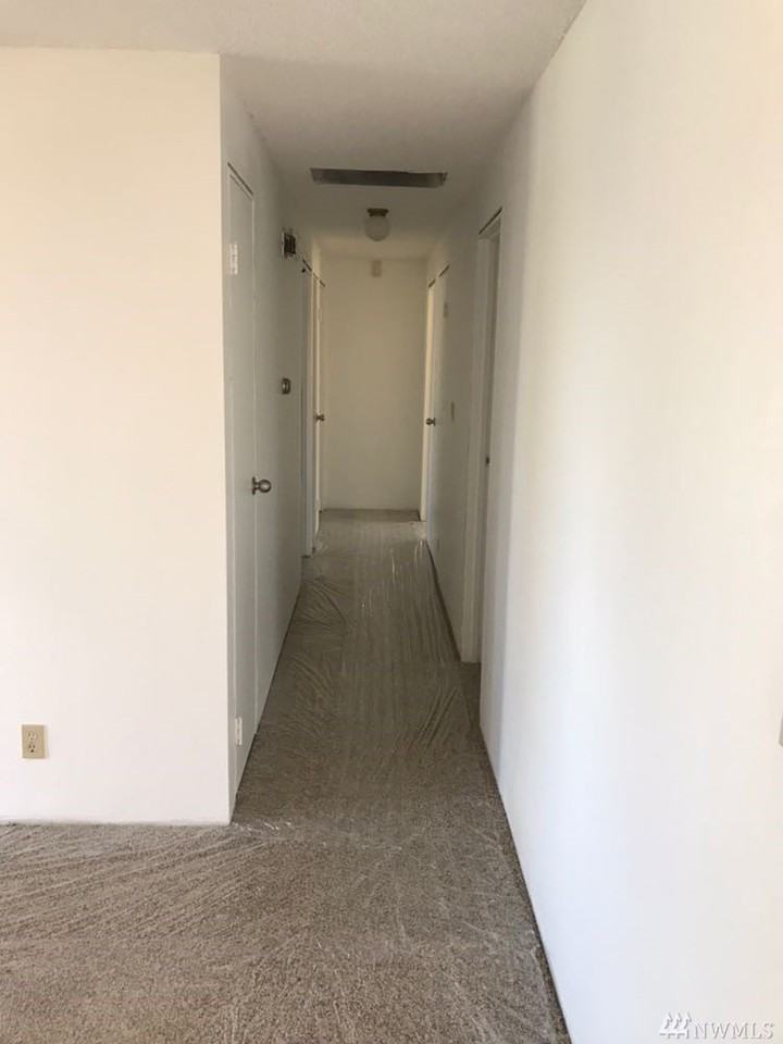 6004 111th Ave NE - Photo 3 of 19