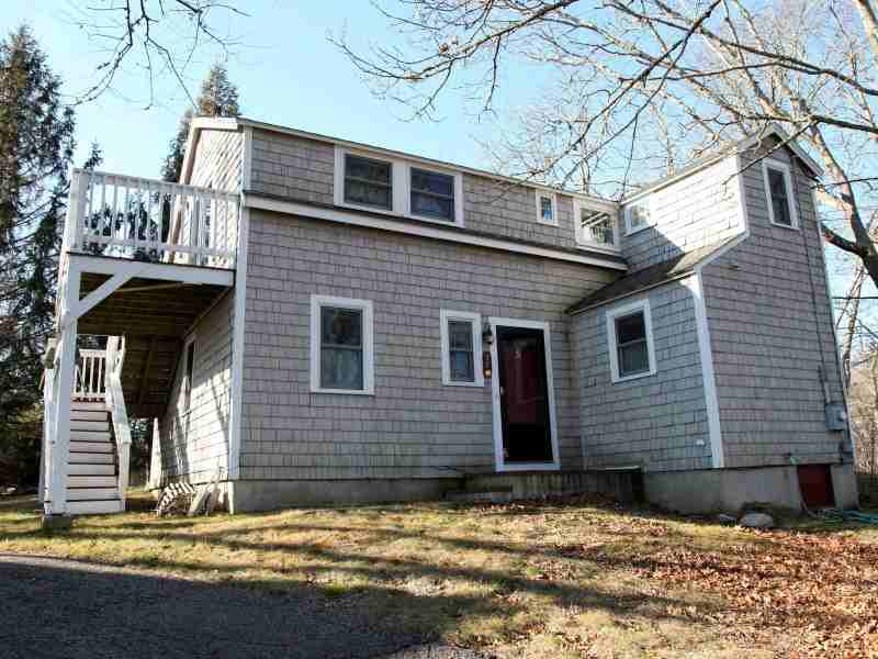 27 Horseshoe Ln - Photo 2 of 10