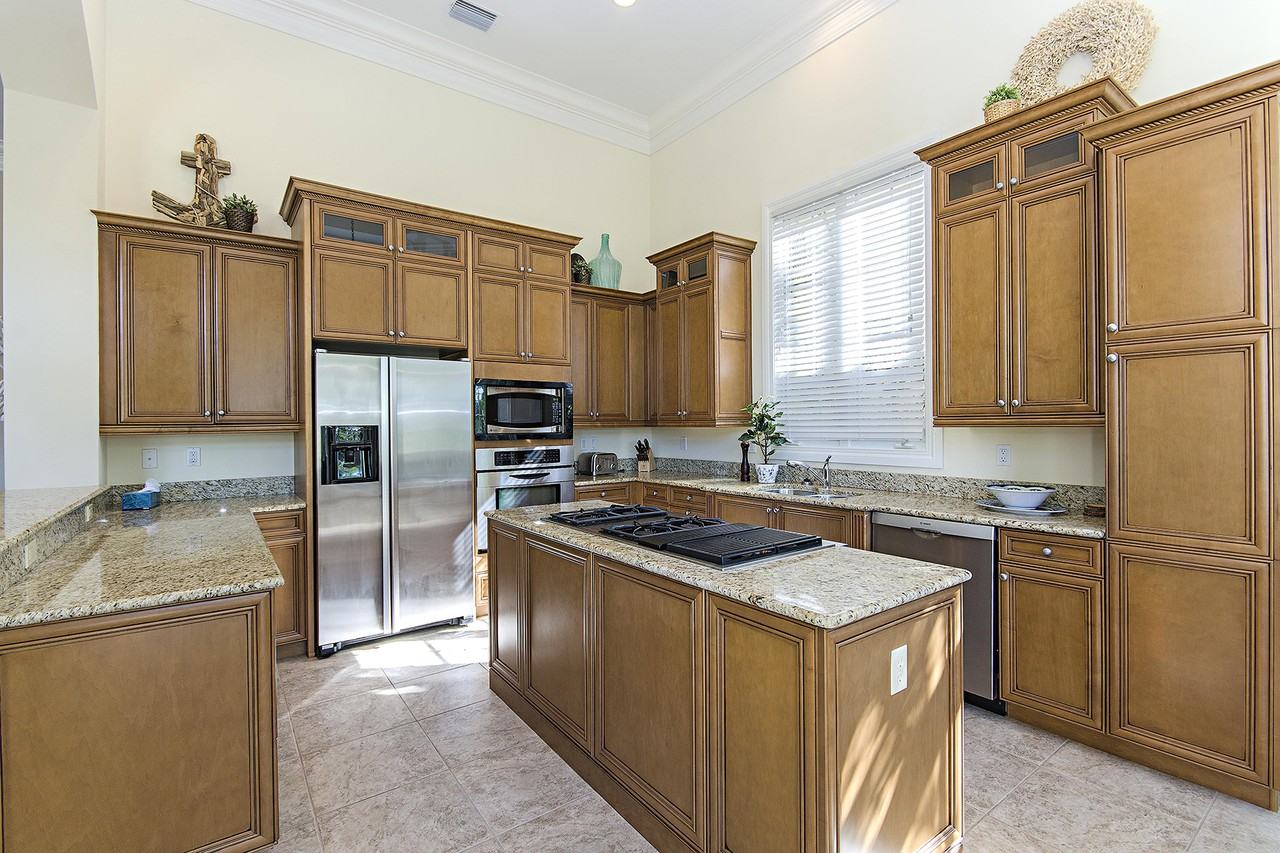 9799 Bay Meadow - Photo 2 of 12