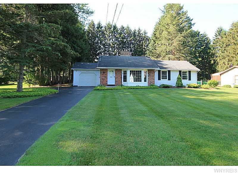8095 Miles Rd - Photo 2 of 23