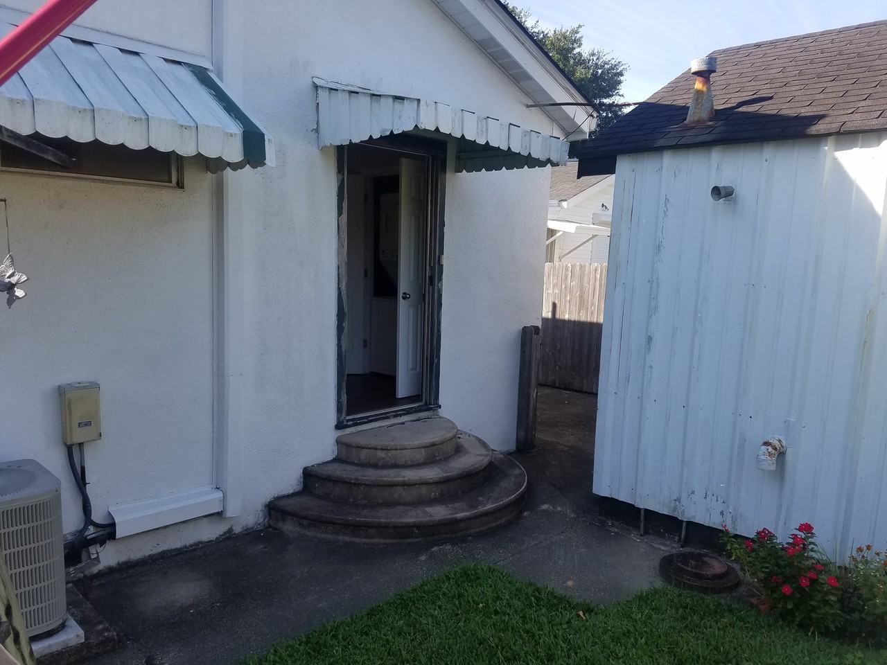 263 Roseland Pkwy - Photo 3 of 13