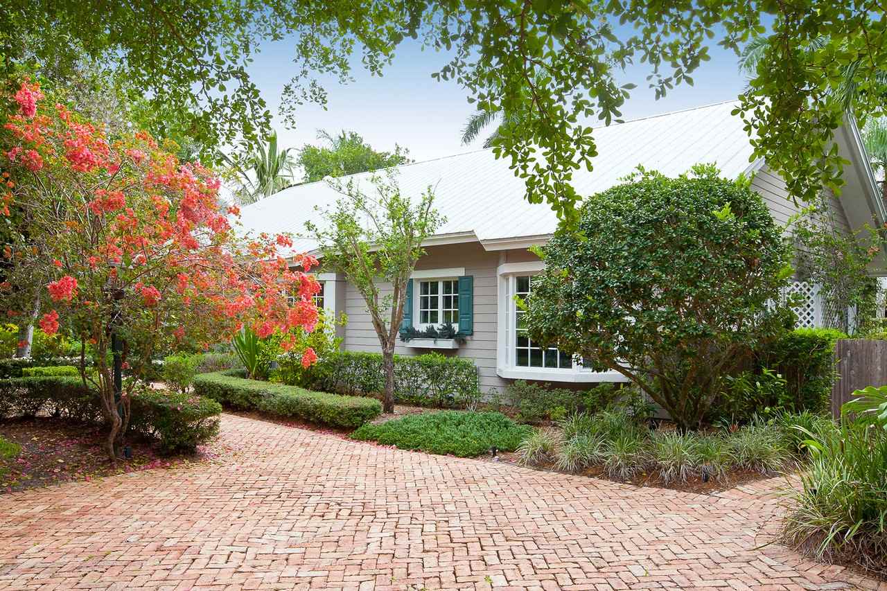 2171 Southwinds Dr - Photo 2 of 20