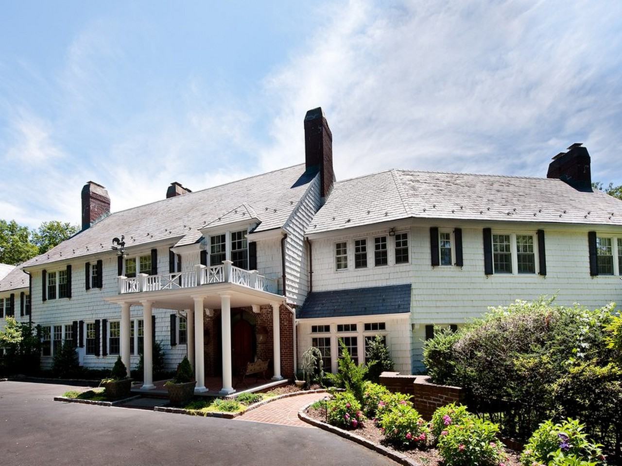 18 Heather Hill Rd - Photo 2 of 15