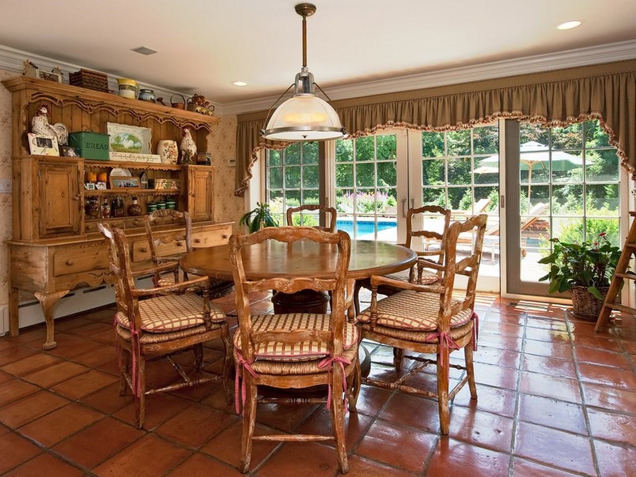 18 Heather Hill Rd - Photo 3 of 15