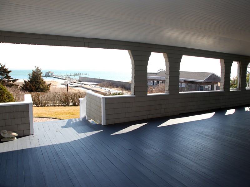 172 Irving Ave - Photo 3 of 12