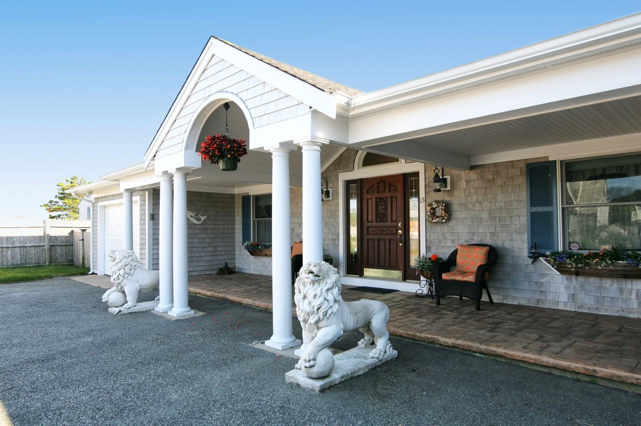 13 Bay Rd - Photo 3 of 28