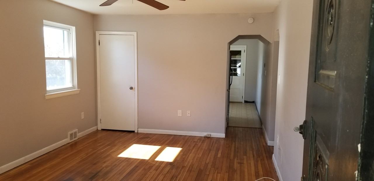 345 Jefferson St - Photo 2 of 10