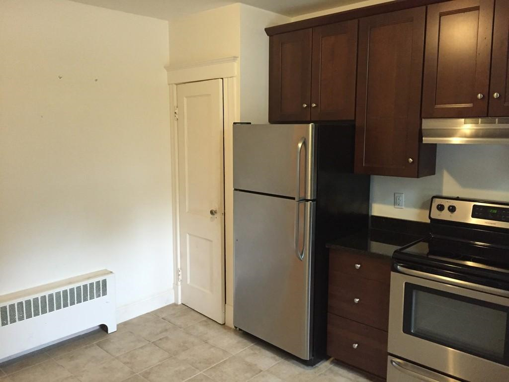 1066 Main St - Photo 3 of 11
