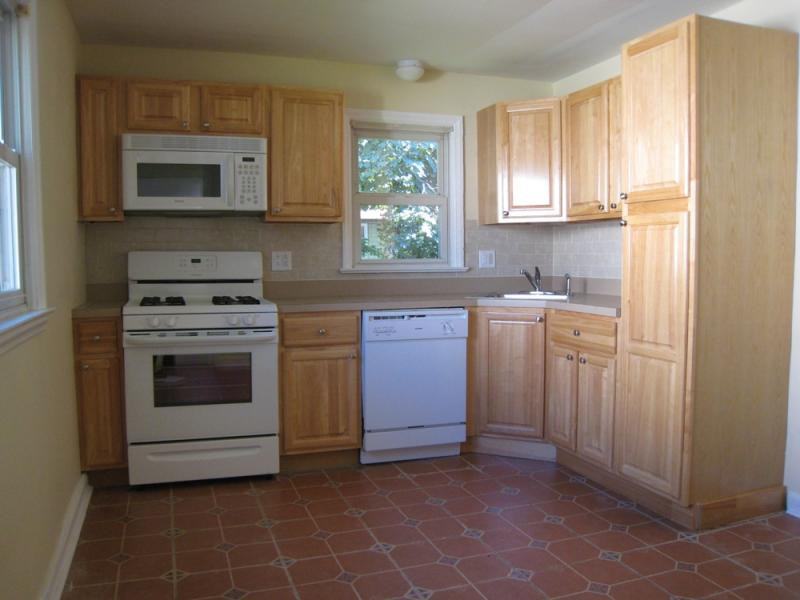 349 Jackson Ave - Photo 2 of 10