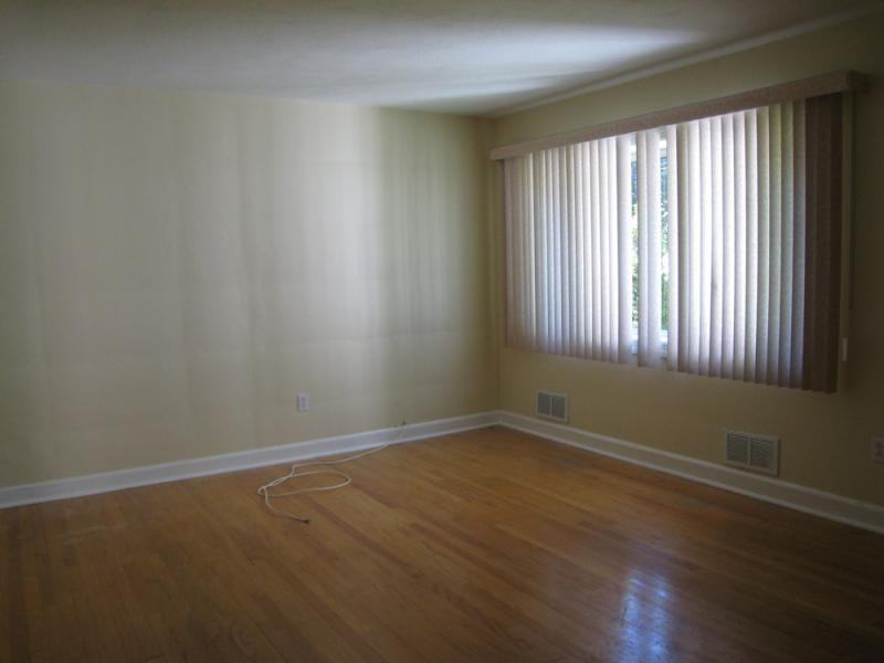 349 Jackson Ave - Photo 3 of 10