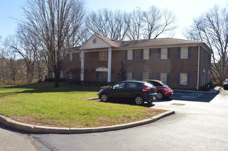 2 Manor Dr #2 - Photo 2 of 10